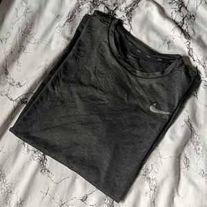 Nike Breathe Training Top • Men's XL